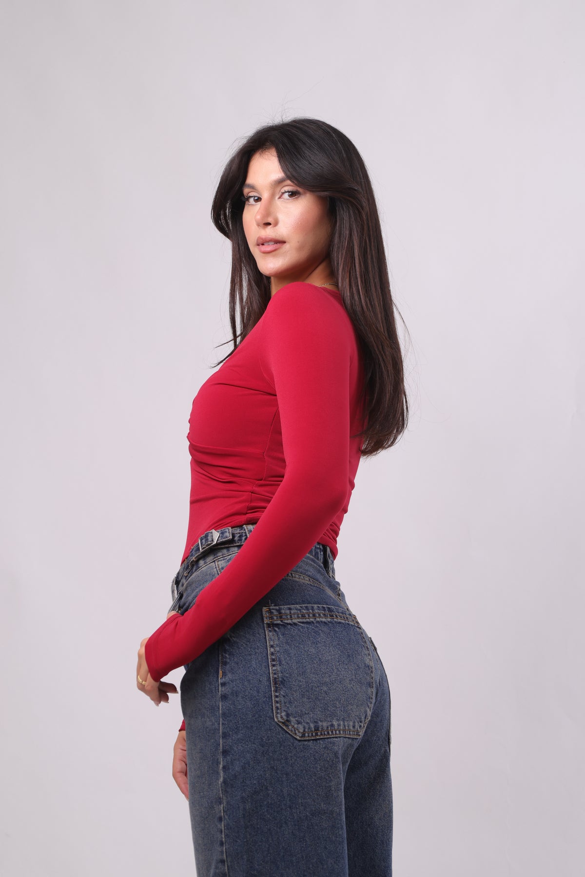 Twisted v-neckline top
