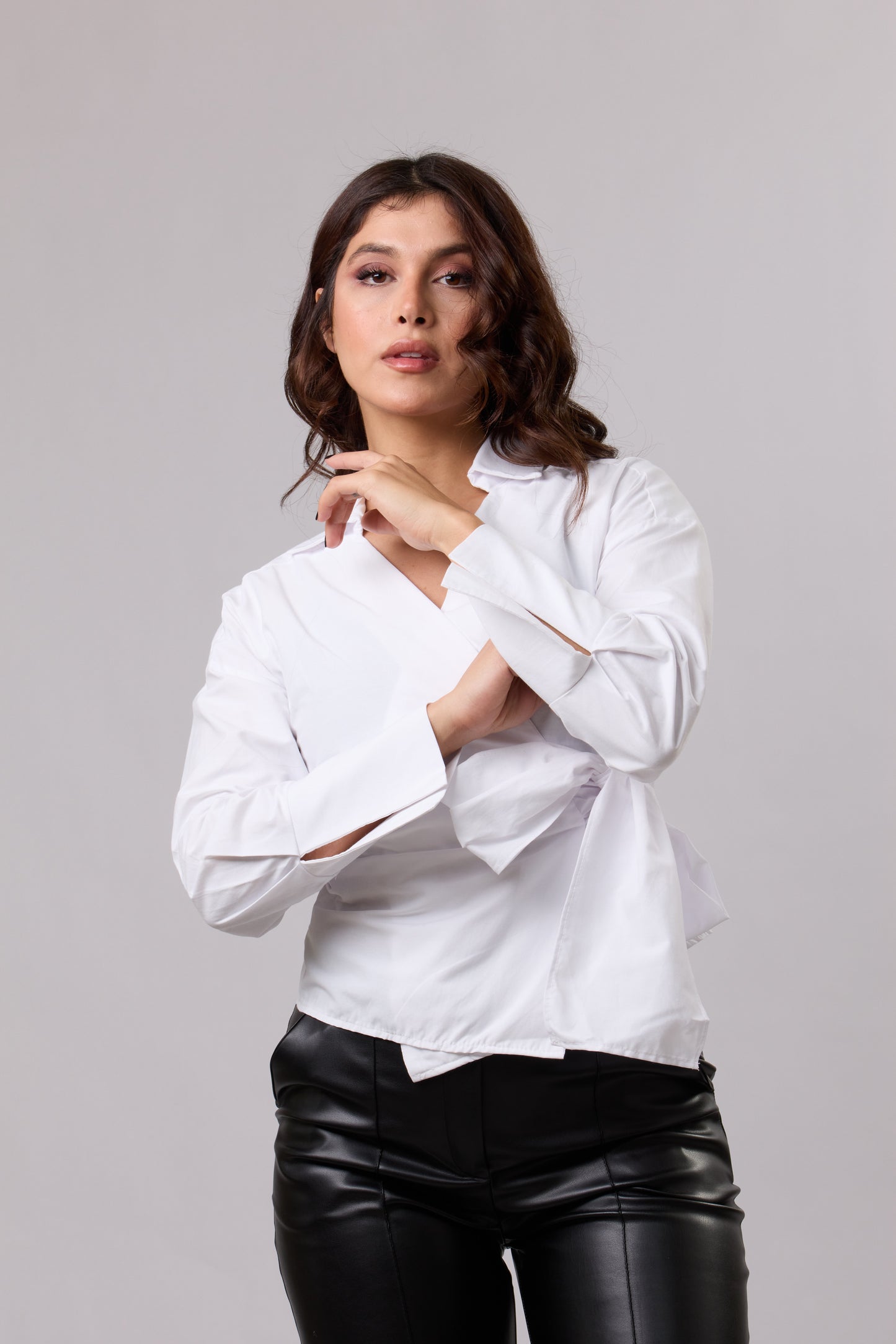 Side Bow Fitted Shirt.