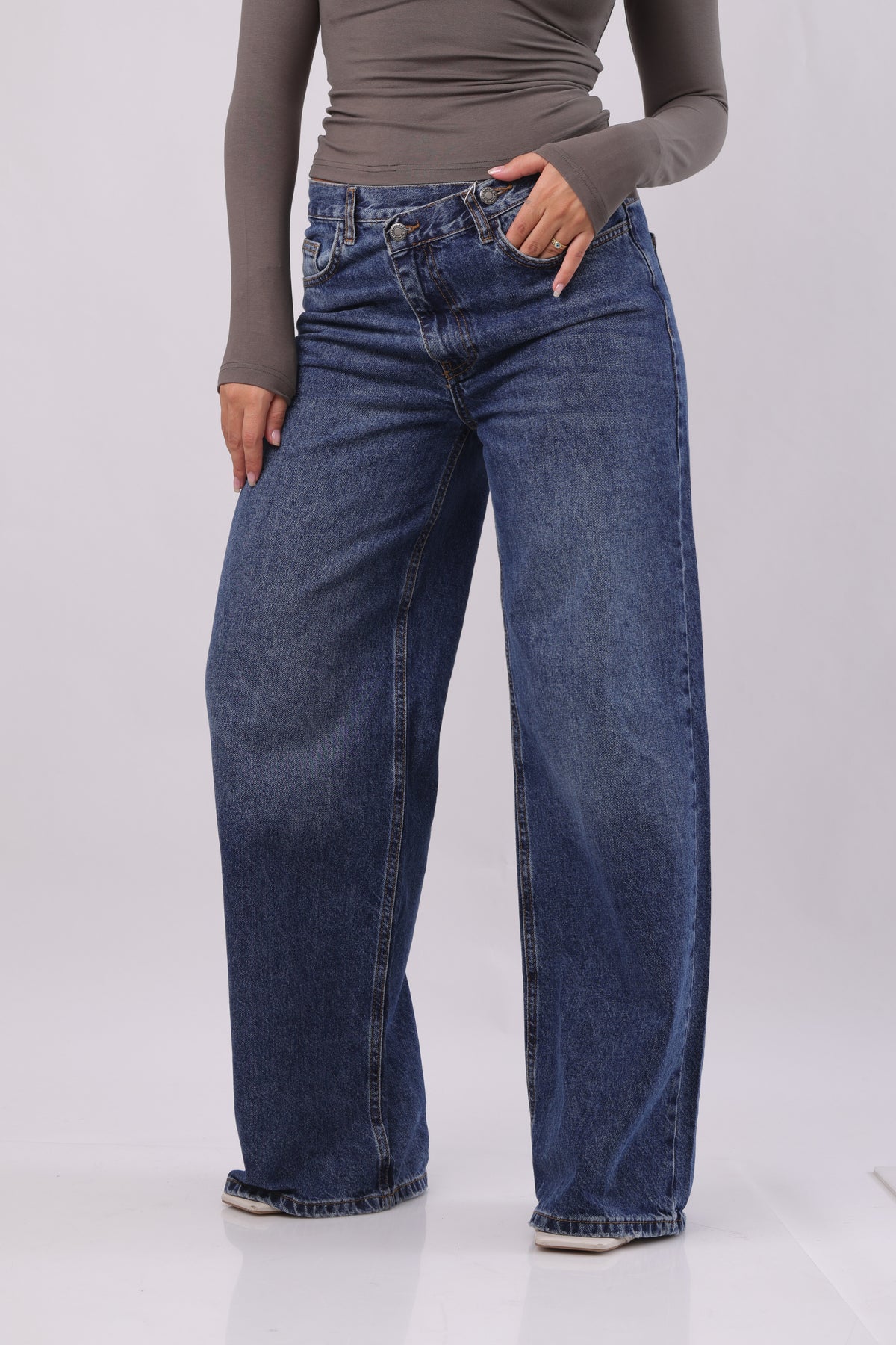 Wide leg dark blue wash jeans