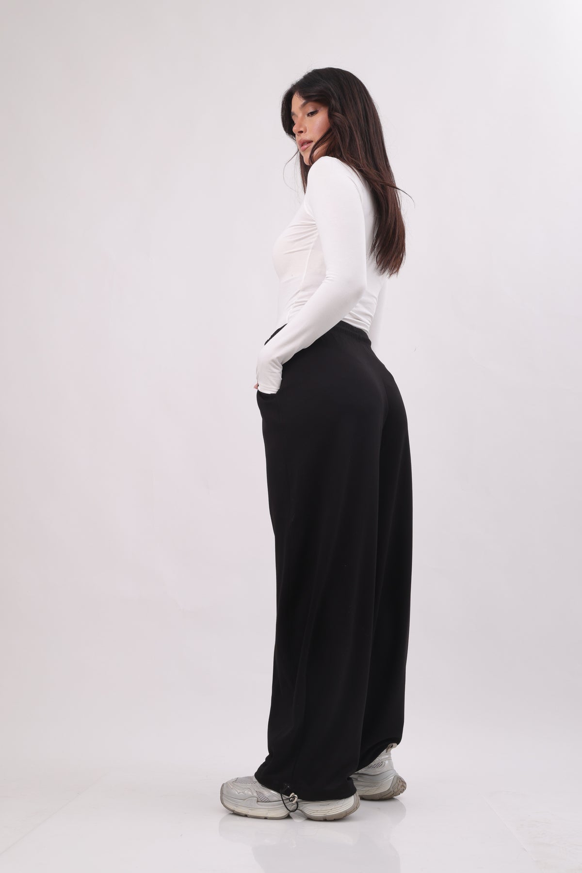 Loose fit sweatpants ( adjustable leg)