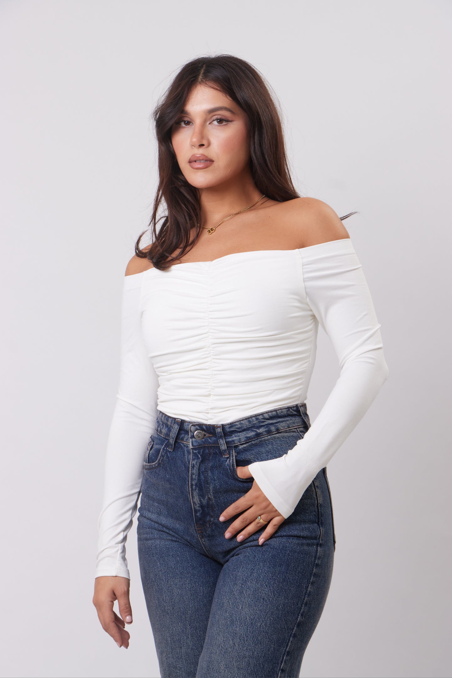 Rushed Off-shoulders Basic