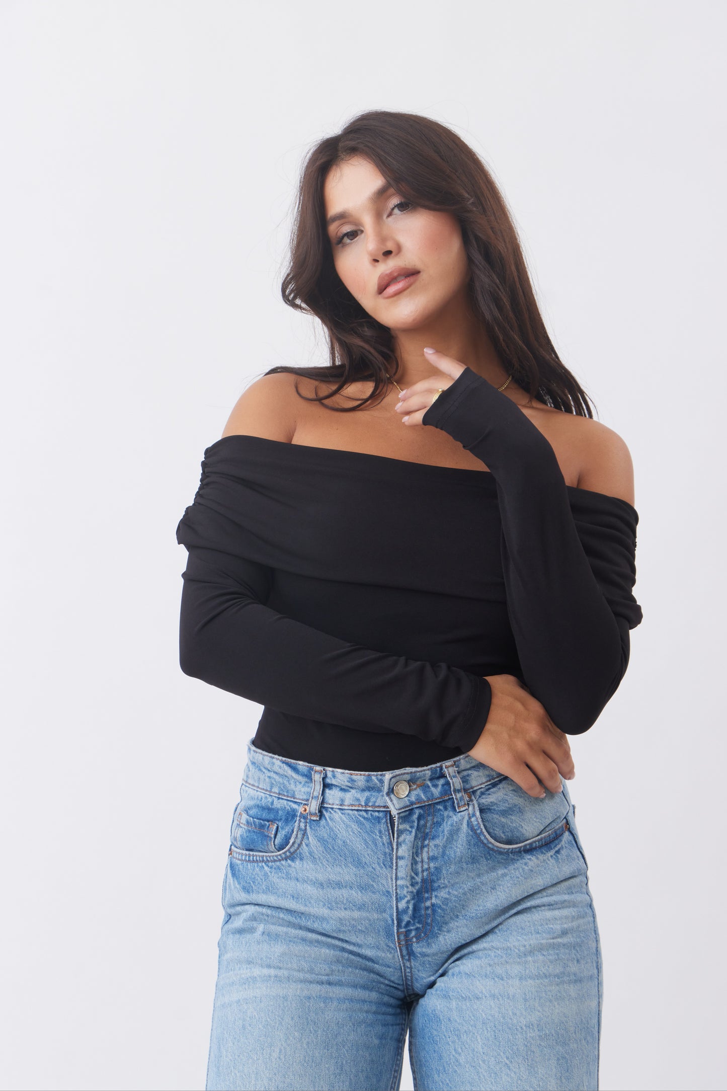 "Lynn" Off-Shoulder Top