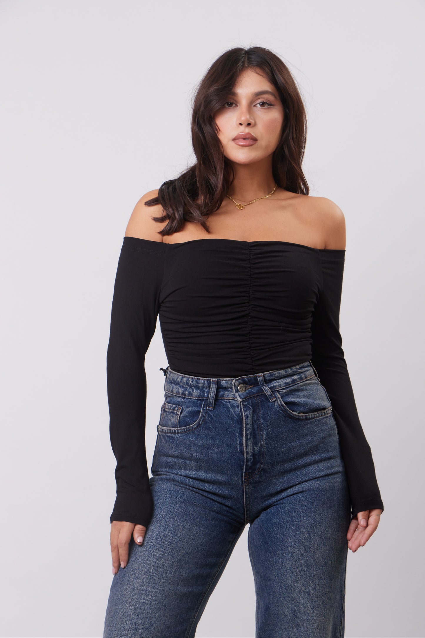 Rushed Off-shoulders Basic