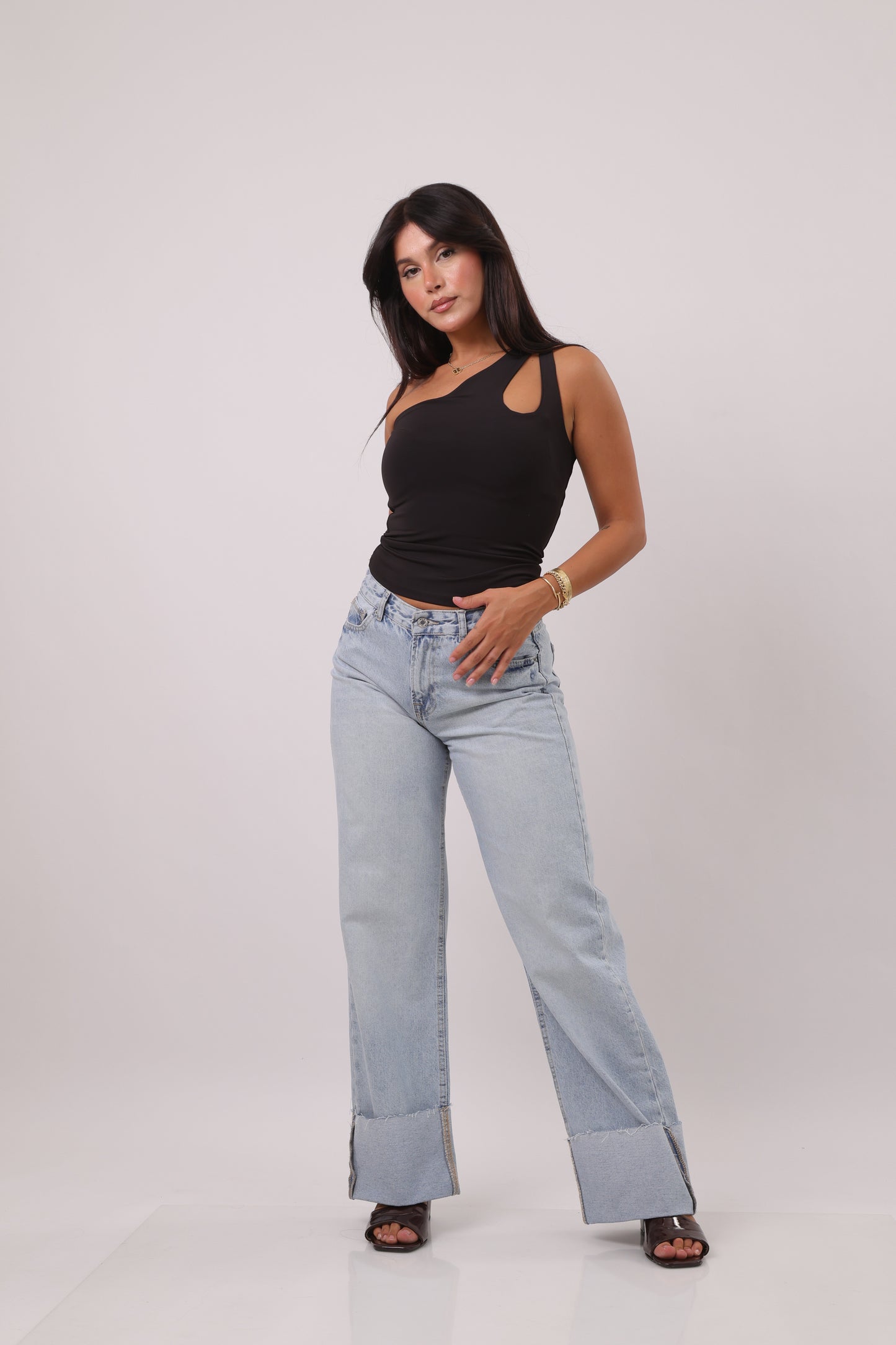 Layana cutout Top